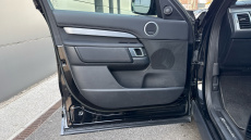 Land Rover Discovery 3.0 D300 Dynamic SE 5dr Auto Diesel Station Wagon